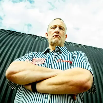 BCee, press shot