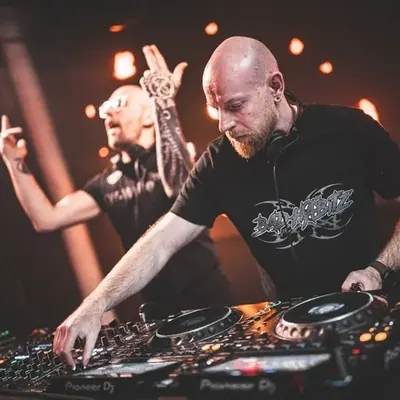 Filthy Habits, press shot