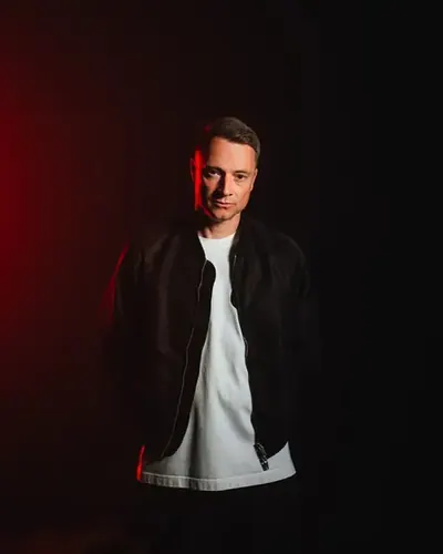 Friction, press shot