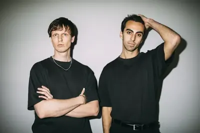 T & Sugah, press shot