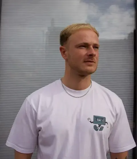 Teezy press photo