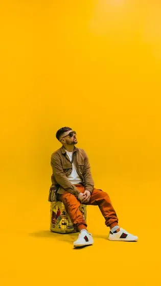 Voltage, press shot